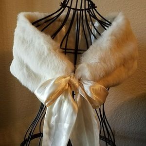 Cover shoulders vintage fur rabbit